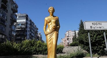 Altın Portakal’ın habercisi  Venüs heykelleri caddelerde