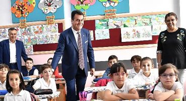 Başkan Dündar, 12 bin 200 öğrenci ile buluştu