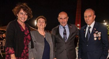 Bu vatanı ve cumhuriyetimizi ilelebet yaşatacağız