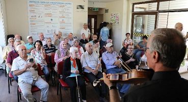 Dünya Alzheimer Günü Mavi Ev’de kutlandı