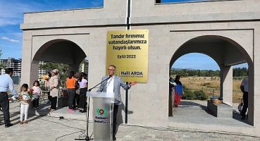 Gaziemir Belediyesi’nden mahalleliye “Tandır Fırını” hizmeti