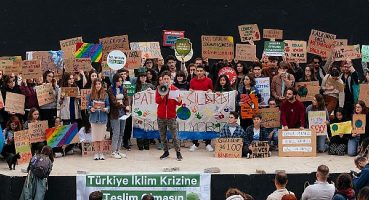 Karbon Nötr ve Yaşanabilir Bir Türkiye İçin Gençler Sokakta