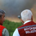 mugla-buyuksehir-belediyesi-tum-birimleriyle-yangin-bolgesinde-gorev-aldi.jpg