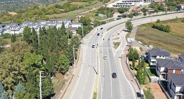 Prof. Dr. Baki Komsuoğlu bulvarında trafik çizgileri yenilendi