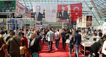 12. Antalya Kitap Fuarı dolu dolu geçiyor
