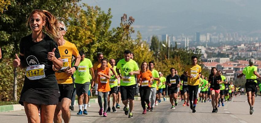 9-eker-i-run-kos%cc%a7usu-rekor-bir-katilimla-bas%cc%a7liyor.jpg