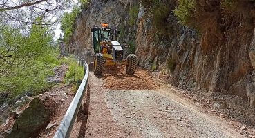 Alanya’da kırsal yollarda kış hazırlıkları sürüyor