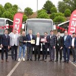 anadolu-isuzu-yetkili-saticisi-enke-otomotivden-ofses-turizme-15-adet-novo-lux-midibus-teslimati.jpg