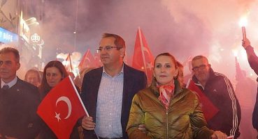 Ayvalık’ta Fener Alayı Coşkusu