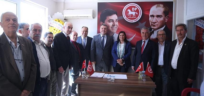 baskan-cercioglu-cinede-demokrat-parti-kongresini-ziyaret-etti.jpg