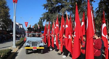 Cumhuriyet Coşkusu Gölcük’ü Sardı