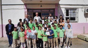 Gaziemir’in geri dönüşen atık avcıları ödüllerini aldı