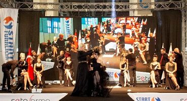 Güzelliğin Efsaneleri İzmir’de nefesleri kesti