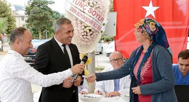 İzmir Büyükşehir Belediyesinin Desteğiyle Beydağ Belediyesi 34 Üreticisine 132 Küçükbaş  Hayvan Desteği Verdi