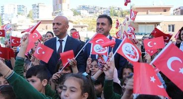 İzmir İl Milli Eğitim Müdürlüğü ve İzmir İl Emniyet Müdürlüğü İş Birliği İle “29 Ekim Cumhuriyet Bayramı Şenliği” Gerçekleştirildi