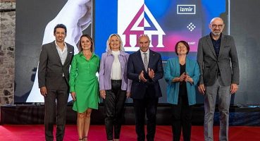 İzmirim kartlar cepte kalsın