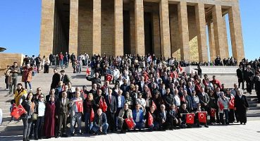 Karabağlar muhtarları Anıtkabir ve Kocatepe’de