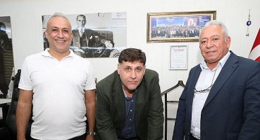 Menderes’te Cemevinin ilk kepçesi vuruldu