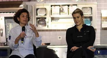 MICHELIN Yıldızlı Alman Şef Julia Komp ve Şef Aylin Yazıcıoğlu Gastronomi Öğrencileri ve Genç Sektör Profesyonelleriyle Gastronometro’da Bir Araya Geldi
