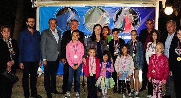 Raketler Kız Çocuklarına Burs Oldu