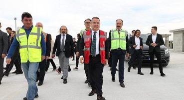 Antalya Büyükşehir Belediye Başkanı Muhittin Böcek Akdeniz Üniversitesi Katlı Otopark Projesi’ni inceledi