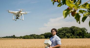 Audi dronla meyve bahçelerini takip ediyor