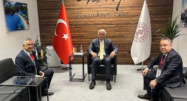 Başkan Topaloğlu, Bakan Ersoy ile Londra Fuarı’nda bir araya geldi