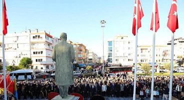 Bayraklı’da hayat iki dakika durdu