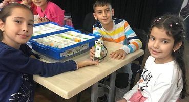 Bayraklılı çocuklar geleceği ‘kodluyor’