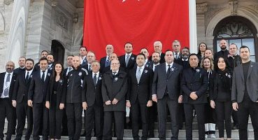 BJK, Ata’mızı  on binlerin katılımıyla Dolmabahçe’de andı