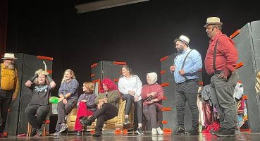 Gölcüklüler Hafta Sonu Tiyatro Keyfi Yaşadı