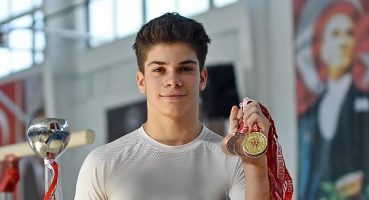 İzmir’in genç yeteneği Altan Doğan zirveden inmiyor