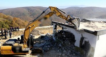 Nilüfer’de lüks yapılar yerle bir oldu