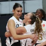 vakifbank-evinde-kazanarak-basladi.jpg
