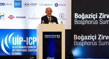 Yılmaz Büyükerşen Boğaziçi Zirvesi’nde ‘Şehirleri Geleceğe Hazırlamak’ panelinde konuştu