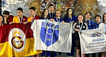Yüzücülerimizden Büyük Başarı
