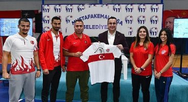 A Milli Hokey Takımı Mustafakemalpaşa'da