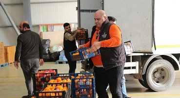 Bayrampaşa Hali’nden Küçükçekmecelilerin Sofrasına Gıda Desteği