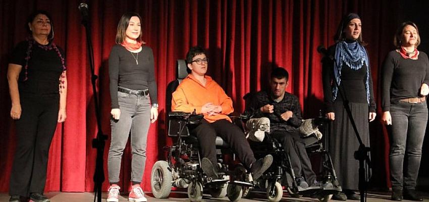 engellilerden-muhtesem-tiyatro.jpg