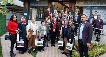 Kocaeli Büyükşehir, önemli günde kadın muhtarları unutmadı