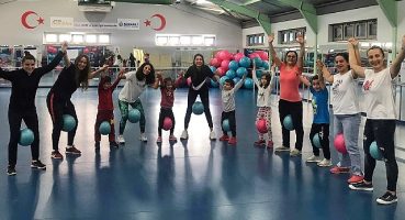Kocaeli Büyükşehir'le 17 bin kişi zumba yaptı