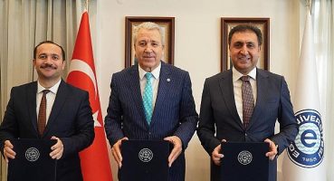 Prof. Dr. Budak, “Toplumsal katkıya yönelik çalışmalar yapmayı kendimize her zaman görev addettik”