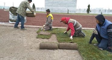 Şehit Öğretmenler Anıtı Yeşeriyor