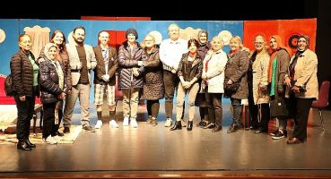 Çınarlarla tiyatro keyfi bir başka