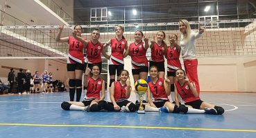 Nevşehir Belediyesi Gençlik ve Spor Kulübü Midi Kızlar Voleybol Takımı Namağlup Şampiyon
