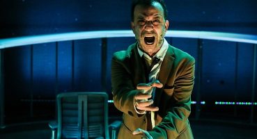 Zorlu PSM Prodüksiyonu “Kibritin Ucunda" Rıza Kocaoğlu'nun Performansıyla Ayakta Alkışlandı!