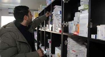 Defne'deki çadır kentte sahra eczanesi