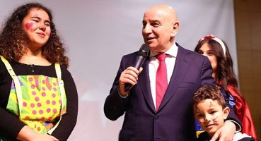 Gönüllü Öğretmenlerden Depremzede Çocuklar İçin Tiyatro