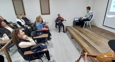 Başkan Topaloğlu'ndan halk korosuna ziyaret