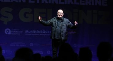 Sunay Akın Mahya Işıkları sohbetiyle Antalyalılarla  buluştu